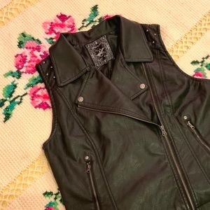 BNWT Black Faux Leather Studded Moto Vest XL